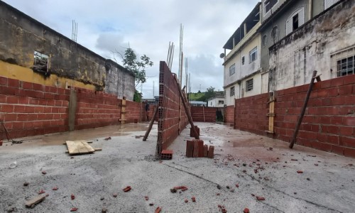 Guarda Ambiental interdita obra irregular às margens do Rio Barra Mansa